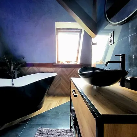 Otel Lupus Zawioszony Do Konca 23 R Poznan